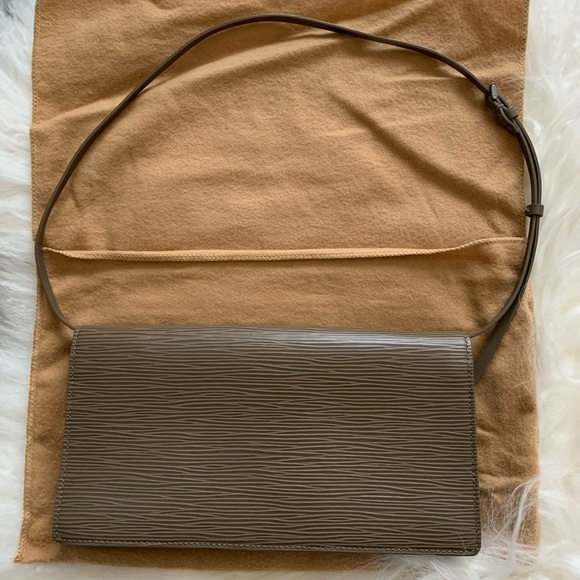 Louis Vuitton Epi Leather Honfleur Clutch Bag - Picture 2 of 15